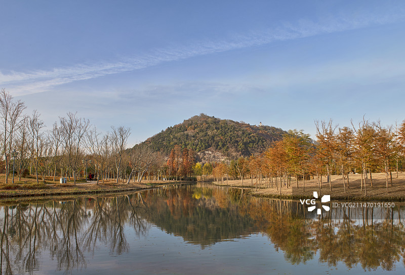 秋天的军山图片素材
