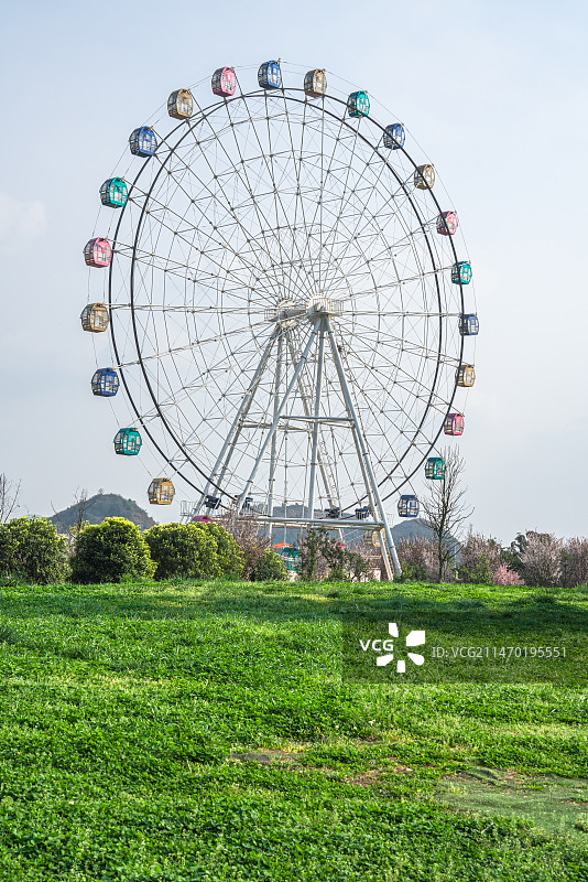 公园里的摩天轮风车图片素材