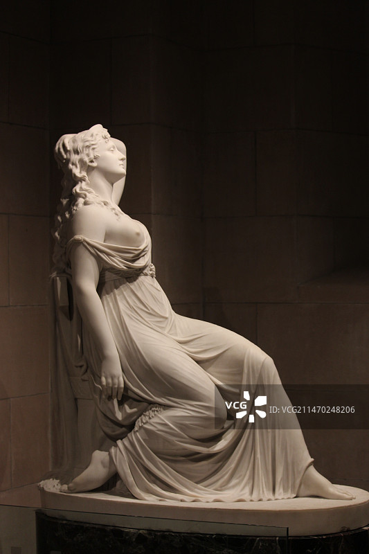 雕像侧面图片素材