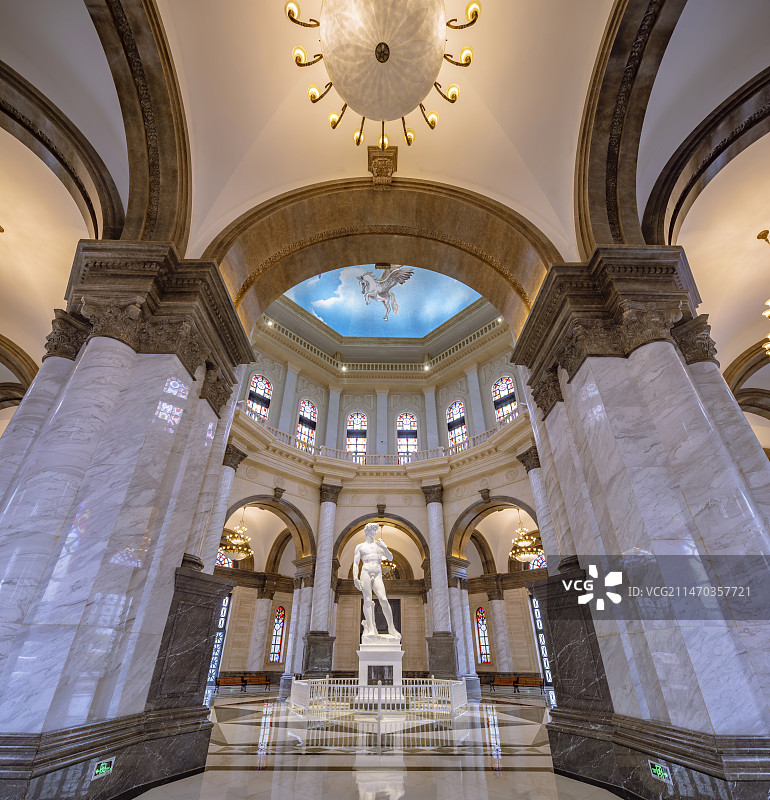 高大的大卫雕像图片素材