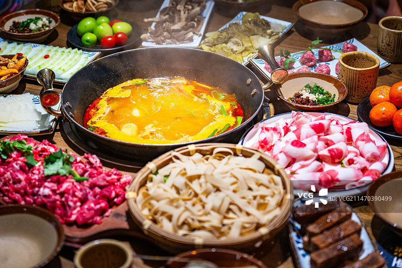 酸汤牛肉火锅图片素材