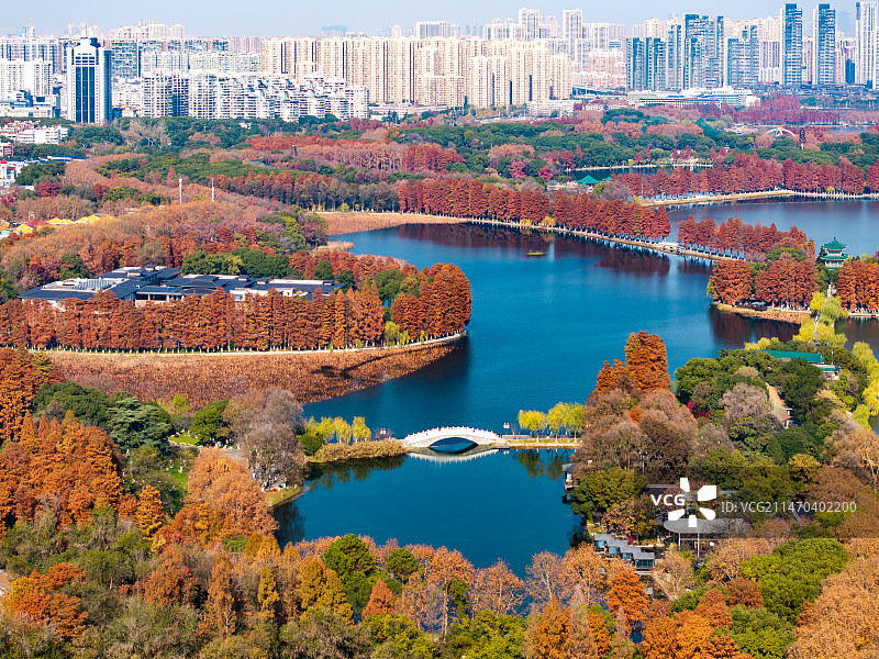 航拍冬日武汉东湖湖景图片素材