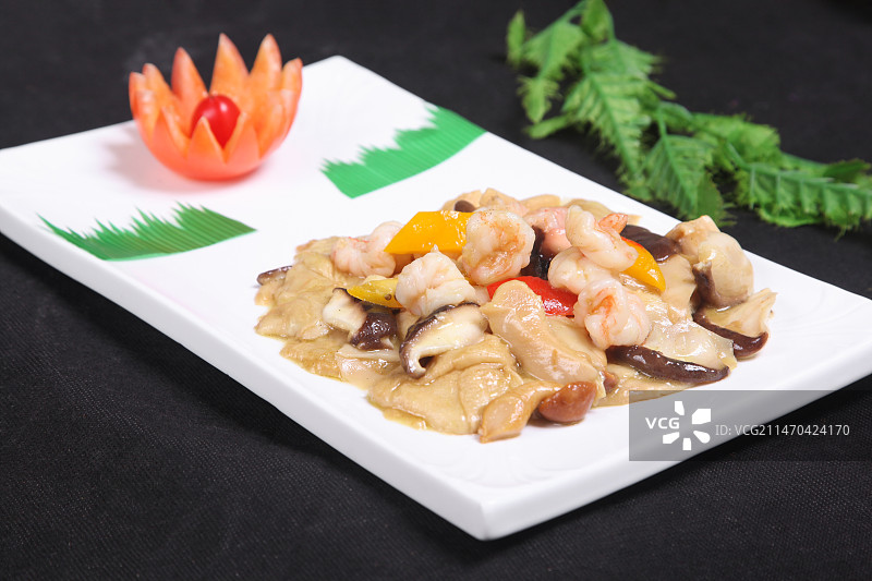 中餐美食-虾仁珍菌烧面筋图片素材