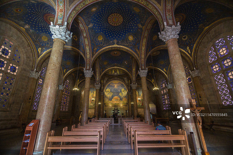 华丽的教堂内部装饰图片素材