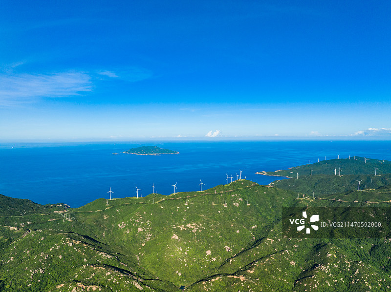 江门川山群岛上川岛海岛风力发电航拍图片素材