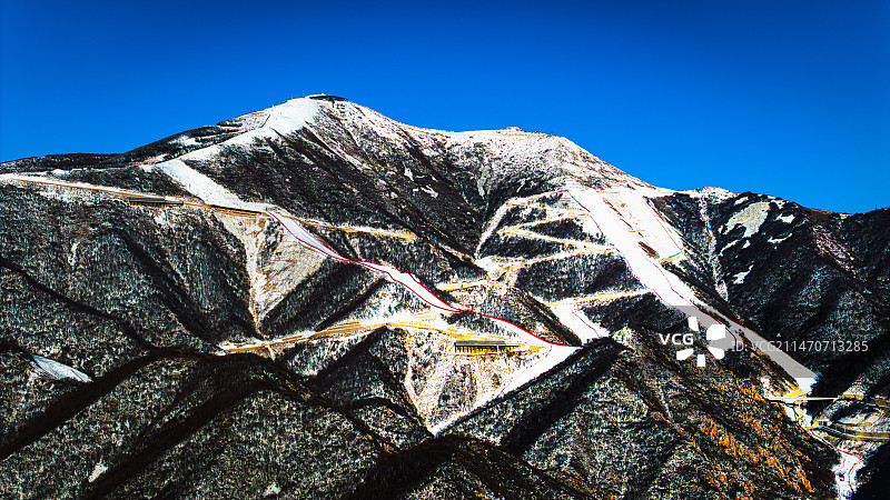 航拍延庆国家高山滑雪中心雪景图片素材