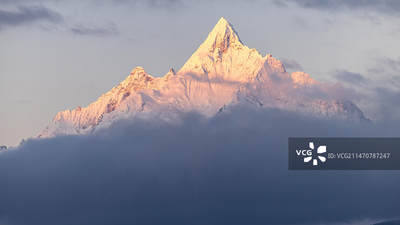 日照金山 梅里雪山图片素材