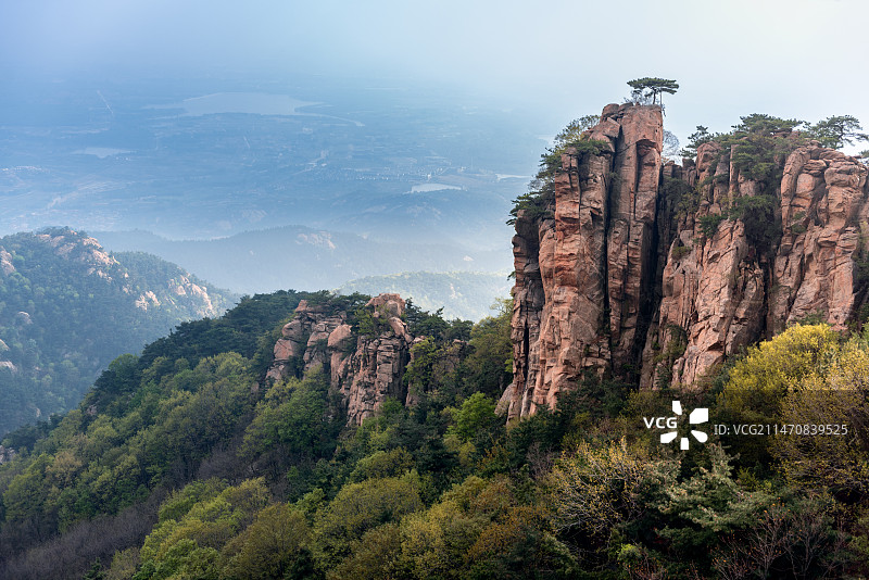 山东平邑龟蒙景区鹰窝峰图片素材