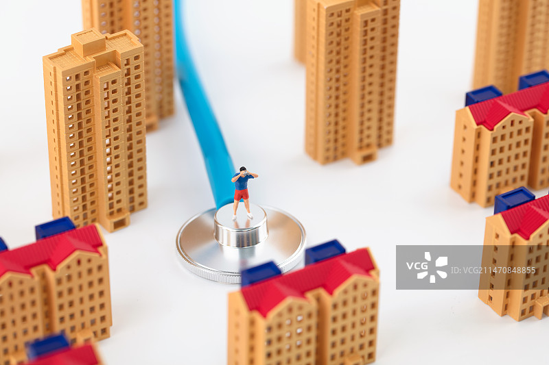 房地产市场的方向听诊器上眺望图片素材