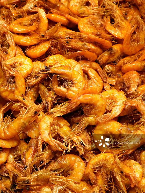 金黄酥脆的油炸大虾图片素材