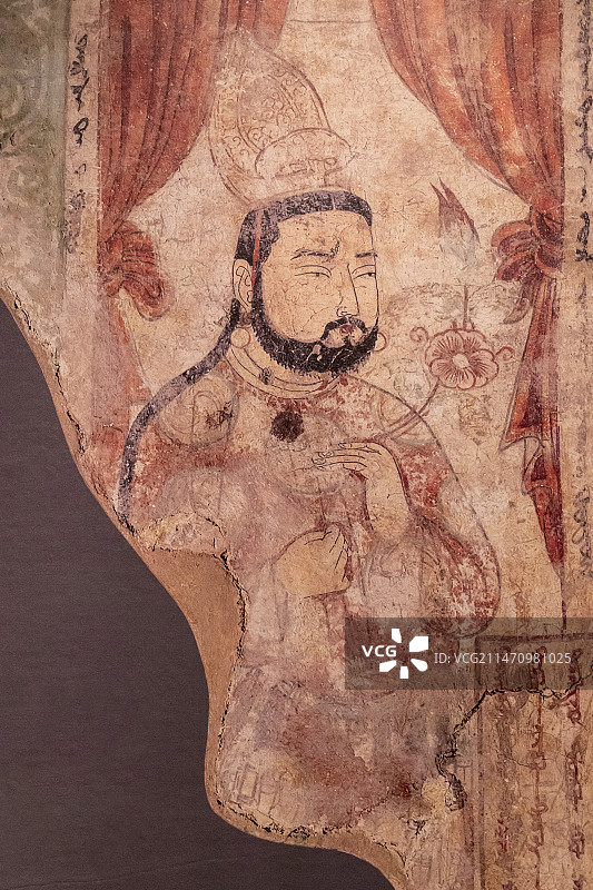 新疆维吾尔自治区博物馆“新疆历史文化展”：高昌回鹘王像——绘于柏孜克里克石窟第45窟图片素材