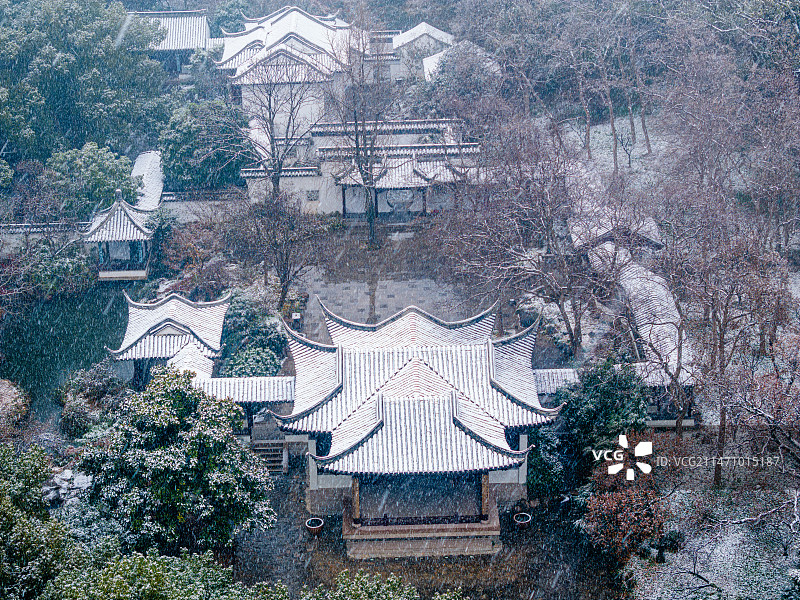 苏州虎丘风景名胜区雪中航拍图片素材