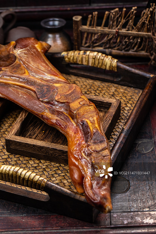 熏制的猪腿美食图片素材