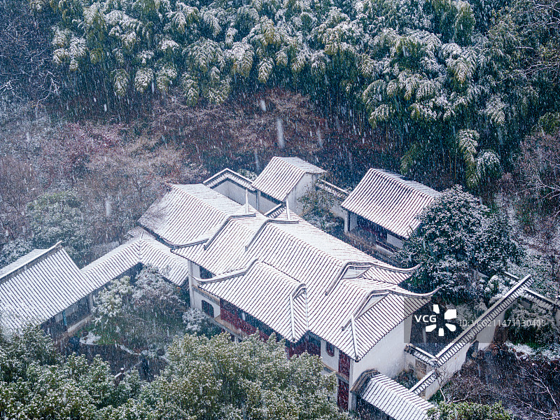 苏州虎丘风景名胜区冬季雪景航拍图片素材