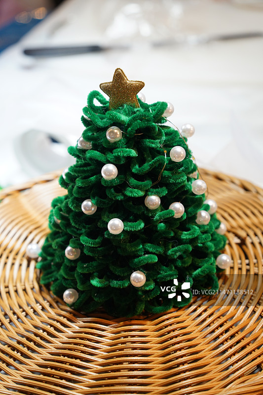 手工圣诞树装饰图片素材