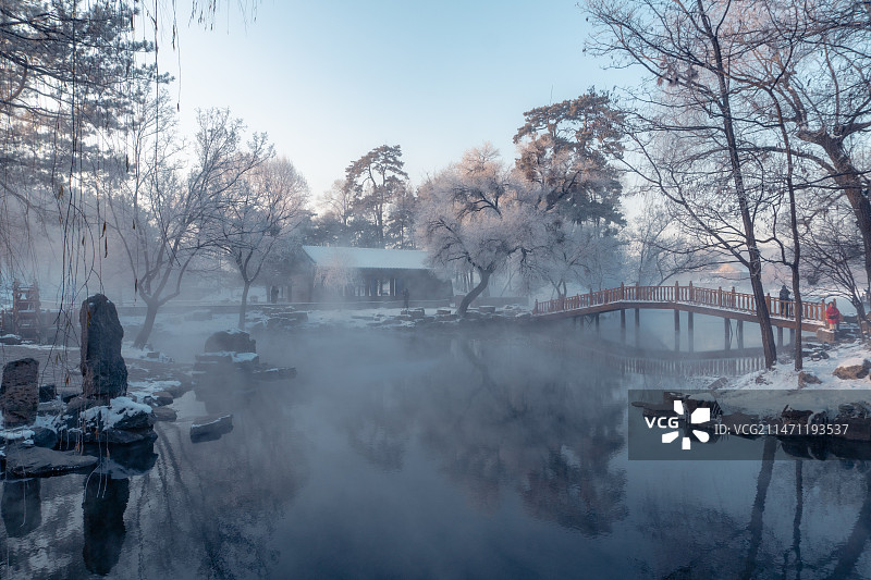晨雾中的避暑山庄热河图片素材