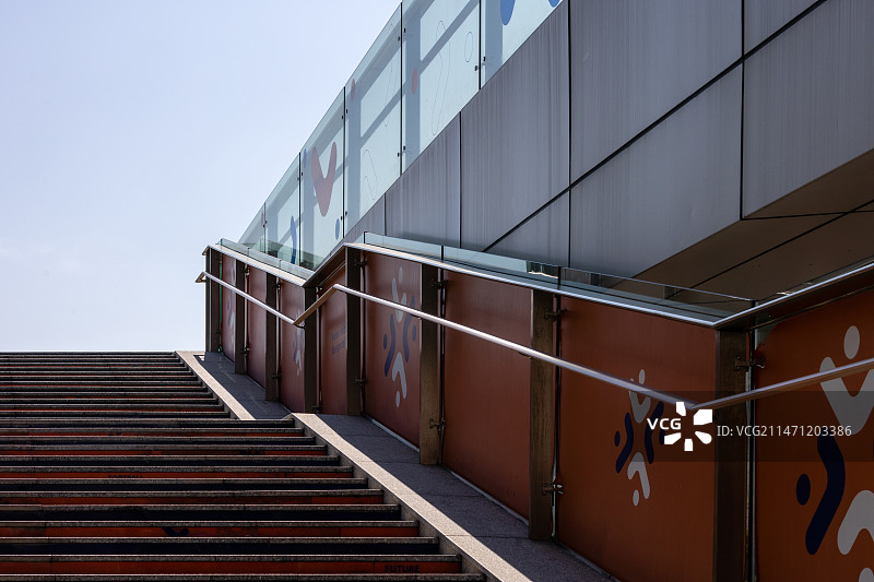 阳光中的台阶图片素材