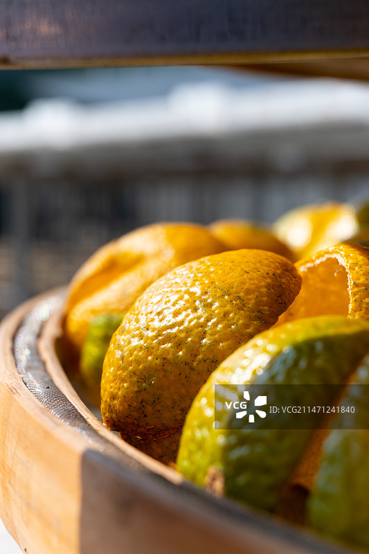 新会陈皮制作之晒皮图片素材