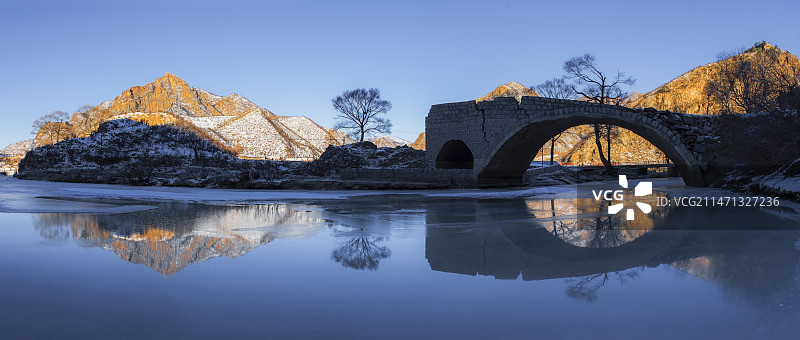 金山与断桥图片素材