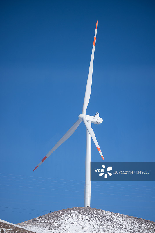 山坡风车图片素材