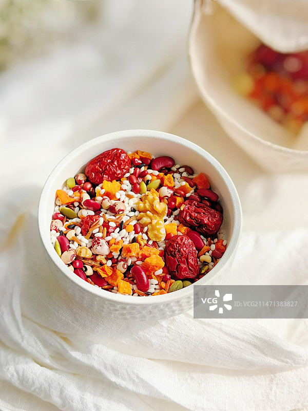 腊八粥食材：红枣、核桃、大米、花生、南瓜仁、南瓜、红薯、黑米、红豆、芸豆、莲子等图片素材