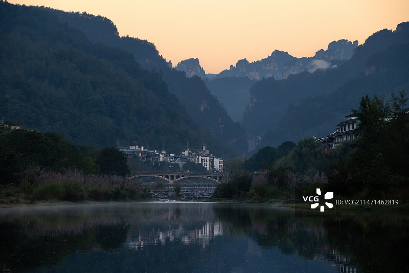 湖南张家界武陵源区黄昏时刻风景图片素材