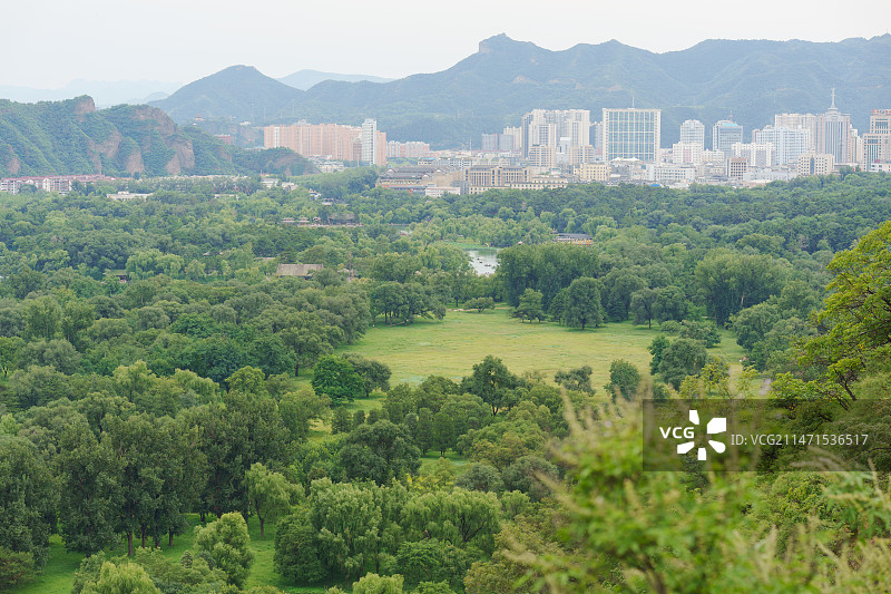 承德避暑山庄，二马道观景台，森林图片素材