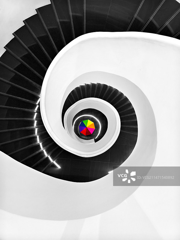 螺旋楼梯正上方图片素材