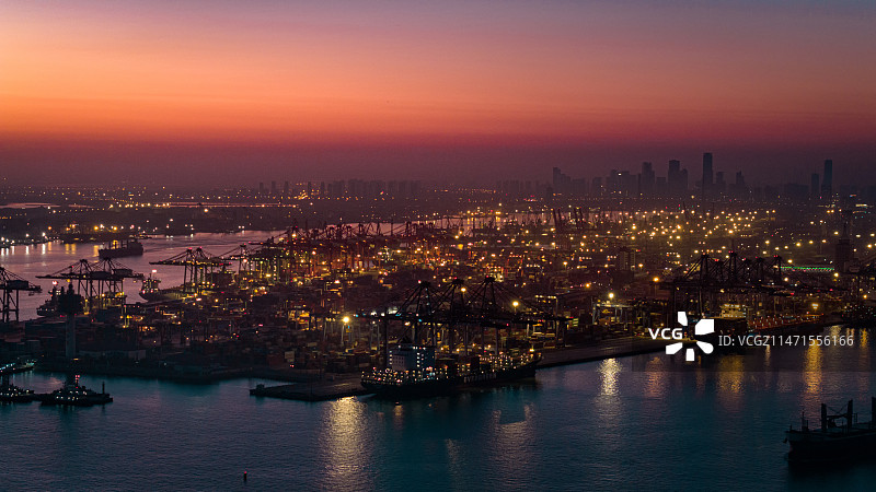 航拍天津港集装箱码头晚霞图片素材