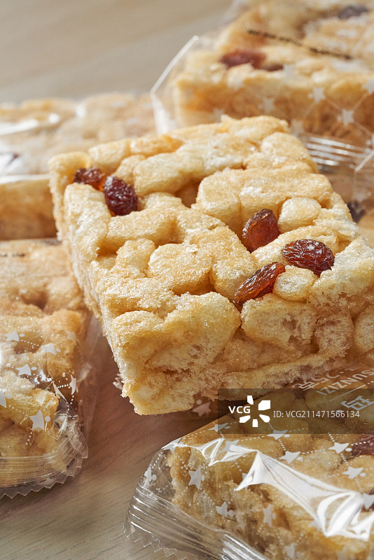 原味与苦荞味的美味沙琪玛图片素材