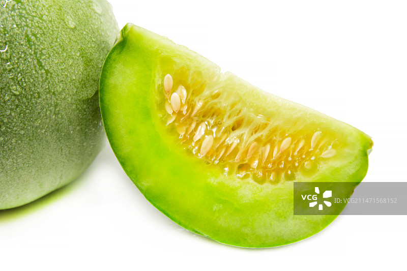 绿宝甜瓜 绿宝石甜瓜 绿皮香瓜 绿宝石香瓜 绿宝香瓜 绿皮甜瓜 绿色脆瓜 绿宝脆香瓜 棚拍 白底图图片素材