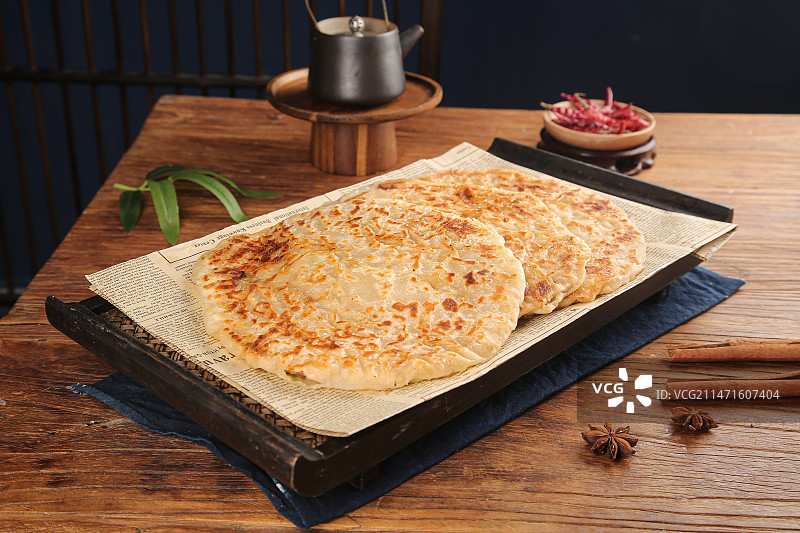 深底上的香河肉饼图片素材