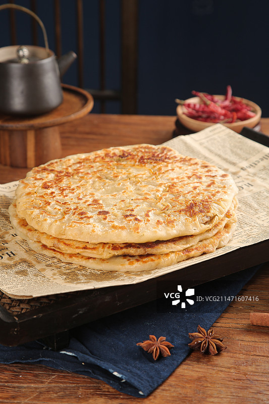 深底上的香河肉饼图片素材