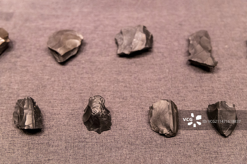 新疆维吾尔自治区博物馆“新疆历史文化展”：石器（距今约8000—4000年，且末县石门水库遗址出土）图片素材