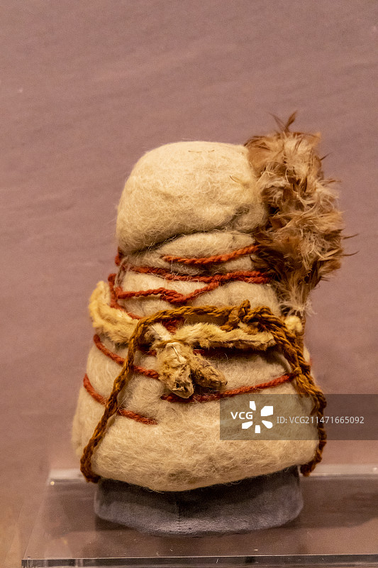 新疆维吾尔自治区博物馆“新疆历史文化展”：毡帽（距今约4000—3400年，若羌县小河墓地出土）图片素材