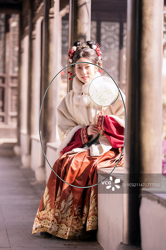 明制汉服小姐姐游园扬州瘦西湖图片素材