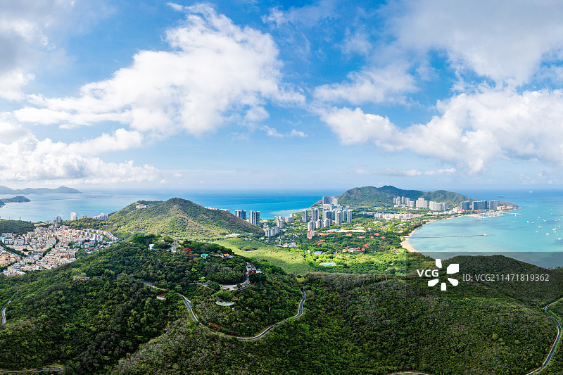 海南三亚湾 大东海旅游区蓝天白云航拍图片素材