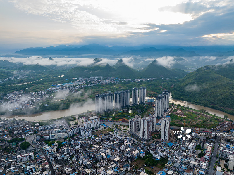 广西桂林市恭城瑶族自治县县城云海图片素材