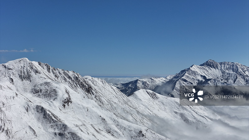巴郎山雪山图片素材
