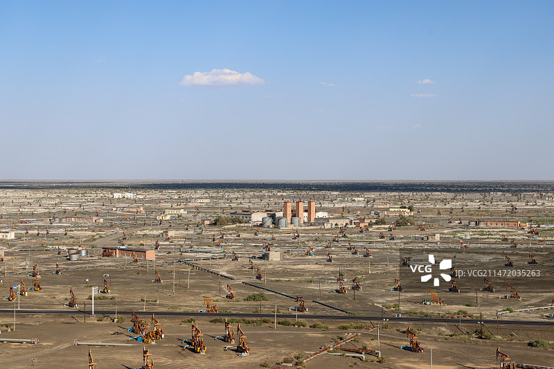 克拉玛依百里油田图片素材