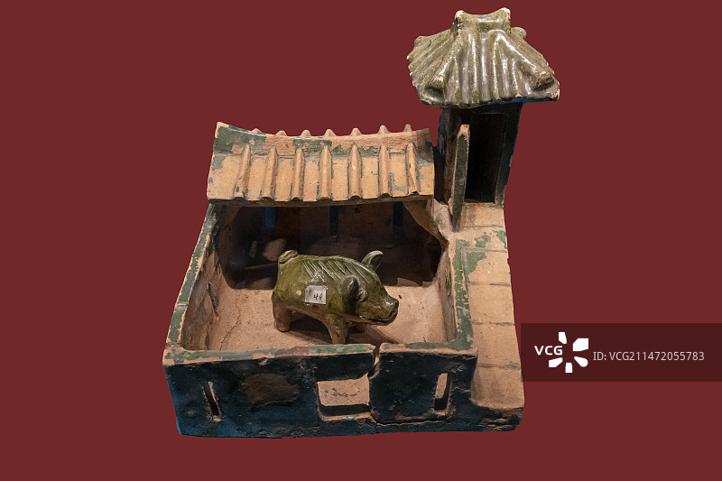 湖南省博物院：绿釉陶厕猪圈图片素材