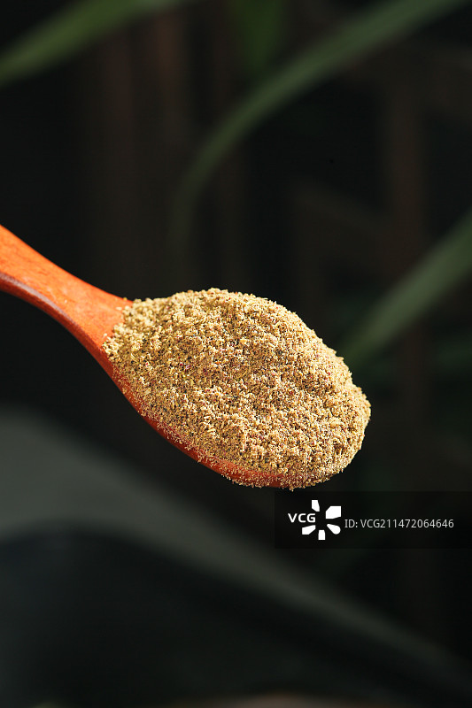 深底上的花椒粉图片素材