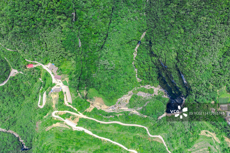 汉中宁强天坑挂壁公里图片素材