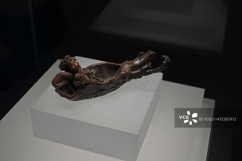 犀角透雕浮槎过海水盛图片素材