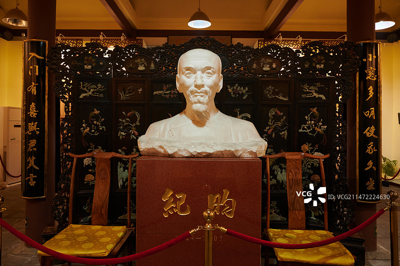 纪晓岚故居中的本人雕像图片素材