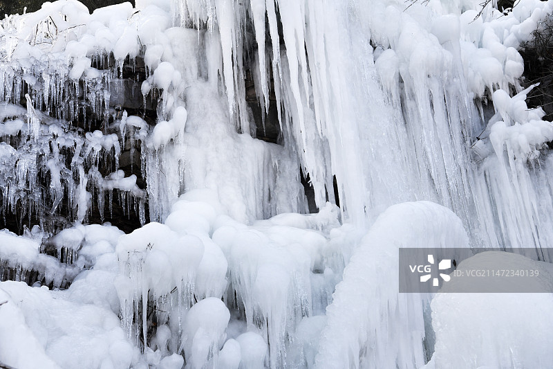山东枣庄山亭区尖山云顶景区冰景图片素材