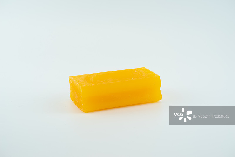 白色背景下的肥皂特写图片素材