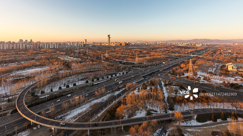航拍北京五环仰山桥冬季城市日出图片素材