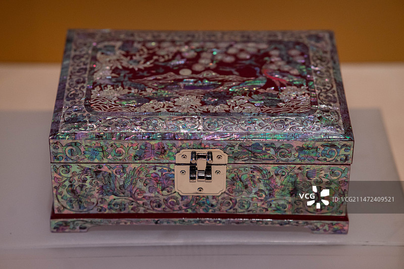 中国大运河博物馆嵌螺松鹤单层首饰盒图片素材