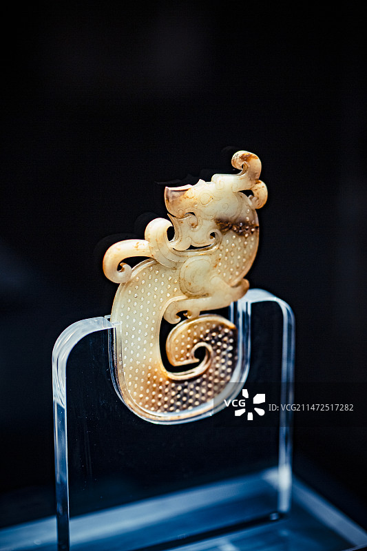 徐州博物馆徐州狮子山楚王墓出土西汉S型玉龙佩图片素材